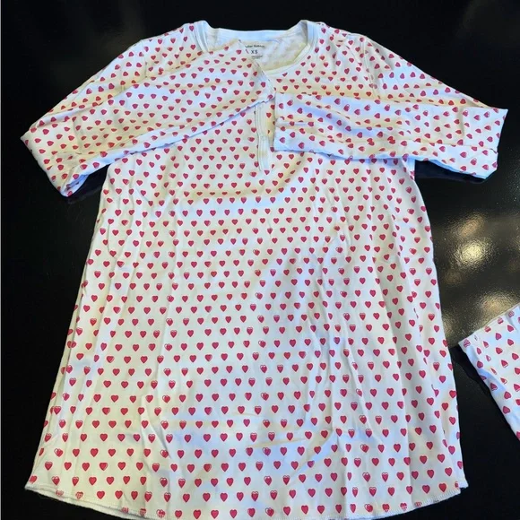 Roller Rabbit White Pajama Set with Pink Hearts - Picture 5 of 5